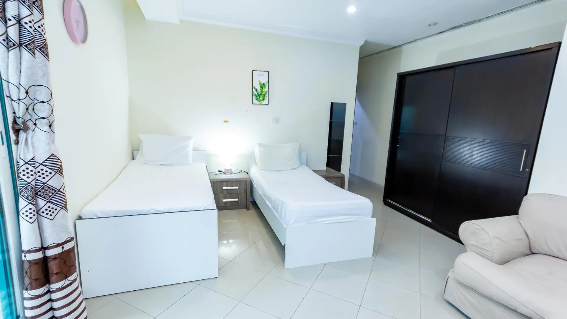 Rooms For Girls In Marina Dubai, The Best Offer 0*, Dubai United Arab Emirates