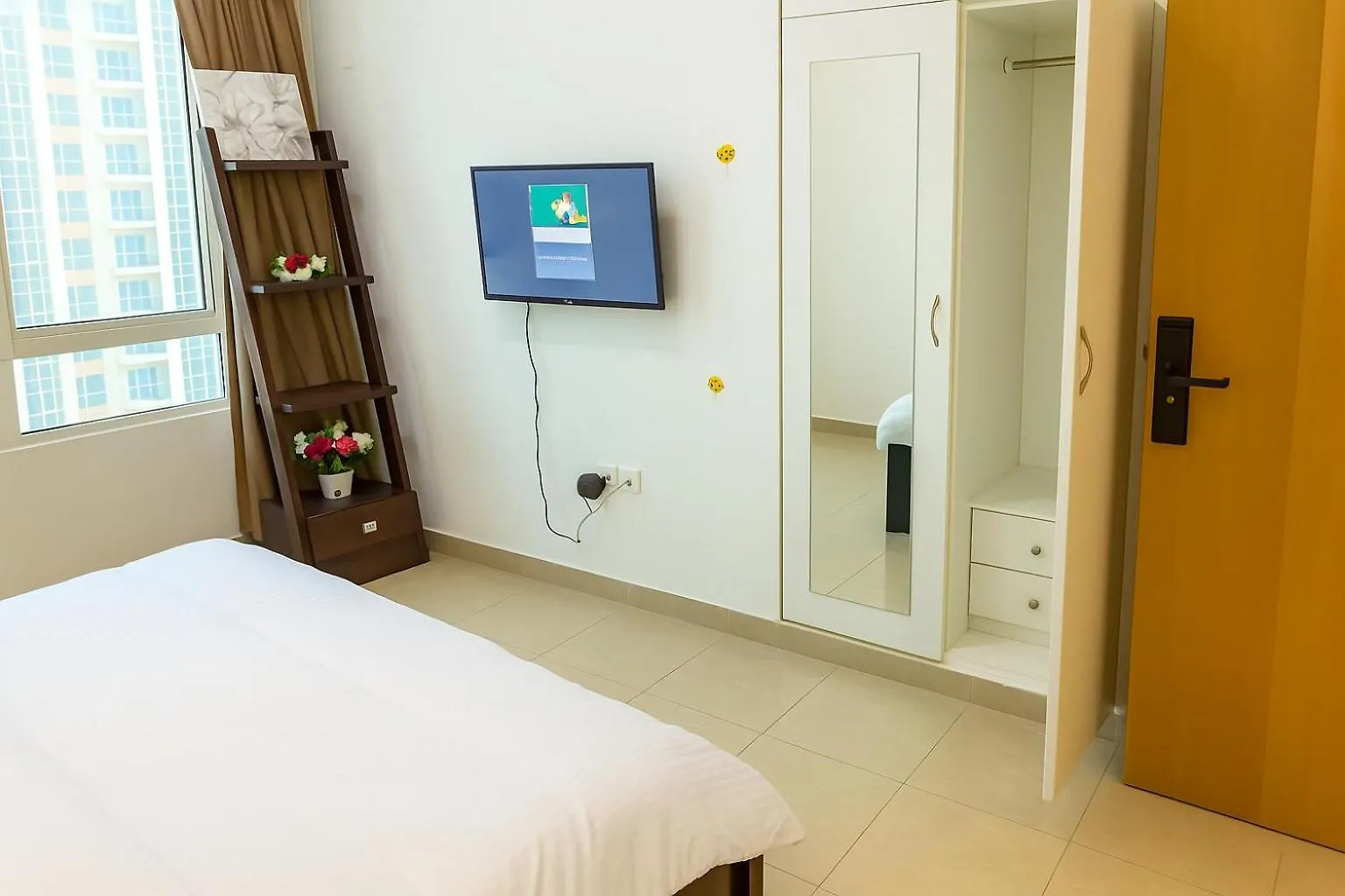 Rooms For Girls In Marina Dubai, The Best Offer